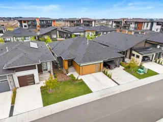 220 Marina Cove SE