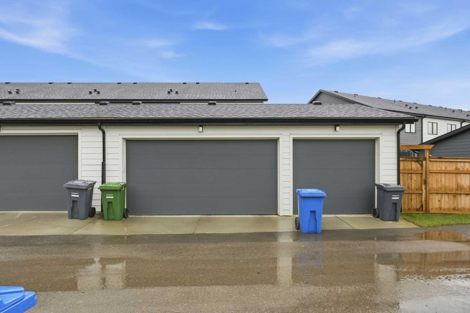 1074 Harmony Parade 