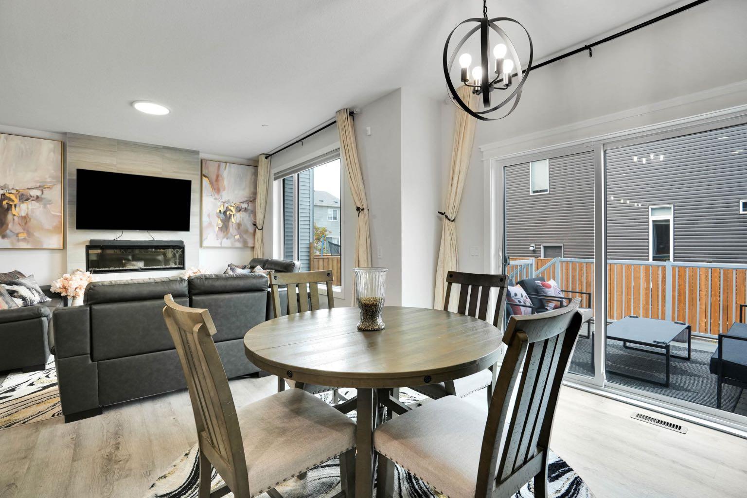 159 Hotchkiss Manor SE