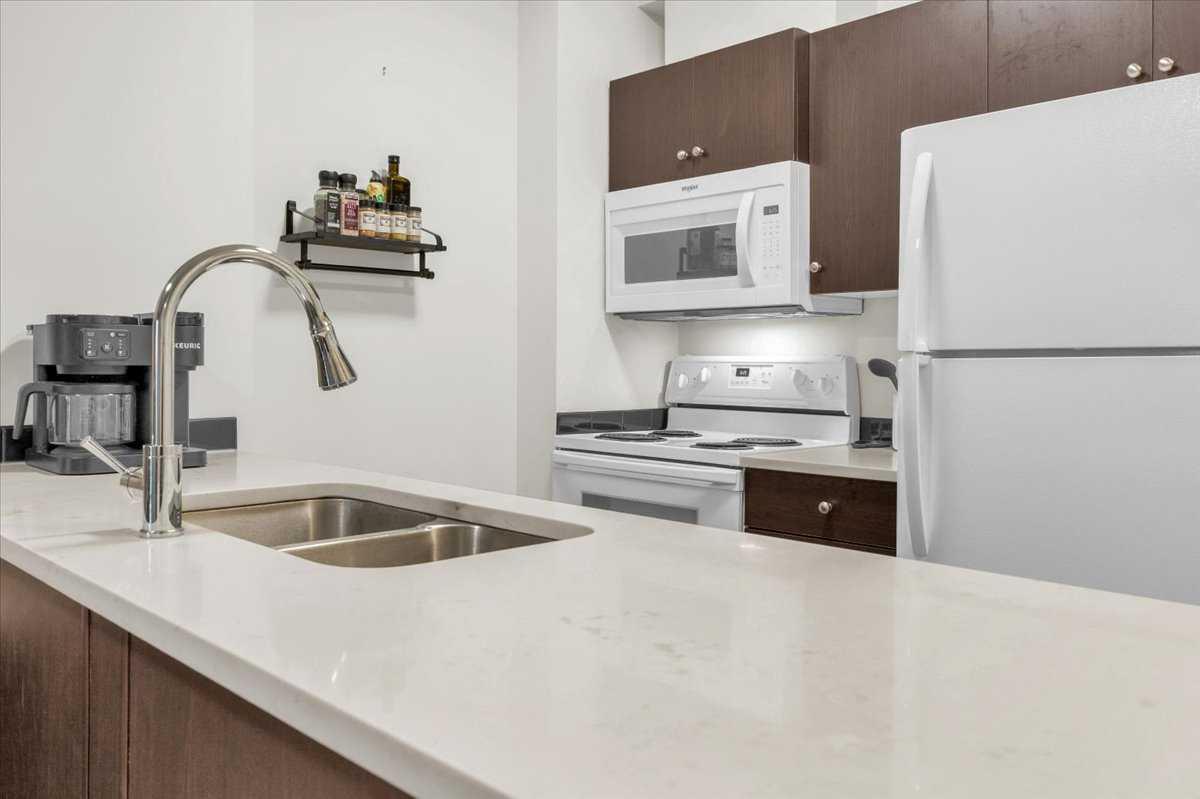 1108, 73 Erin Woods Court SE