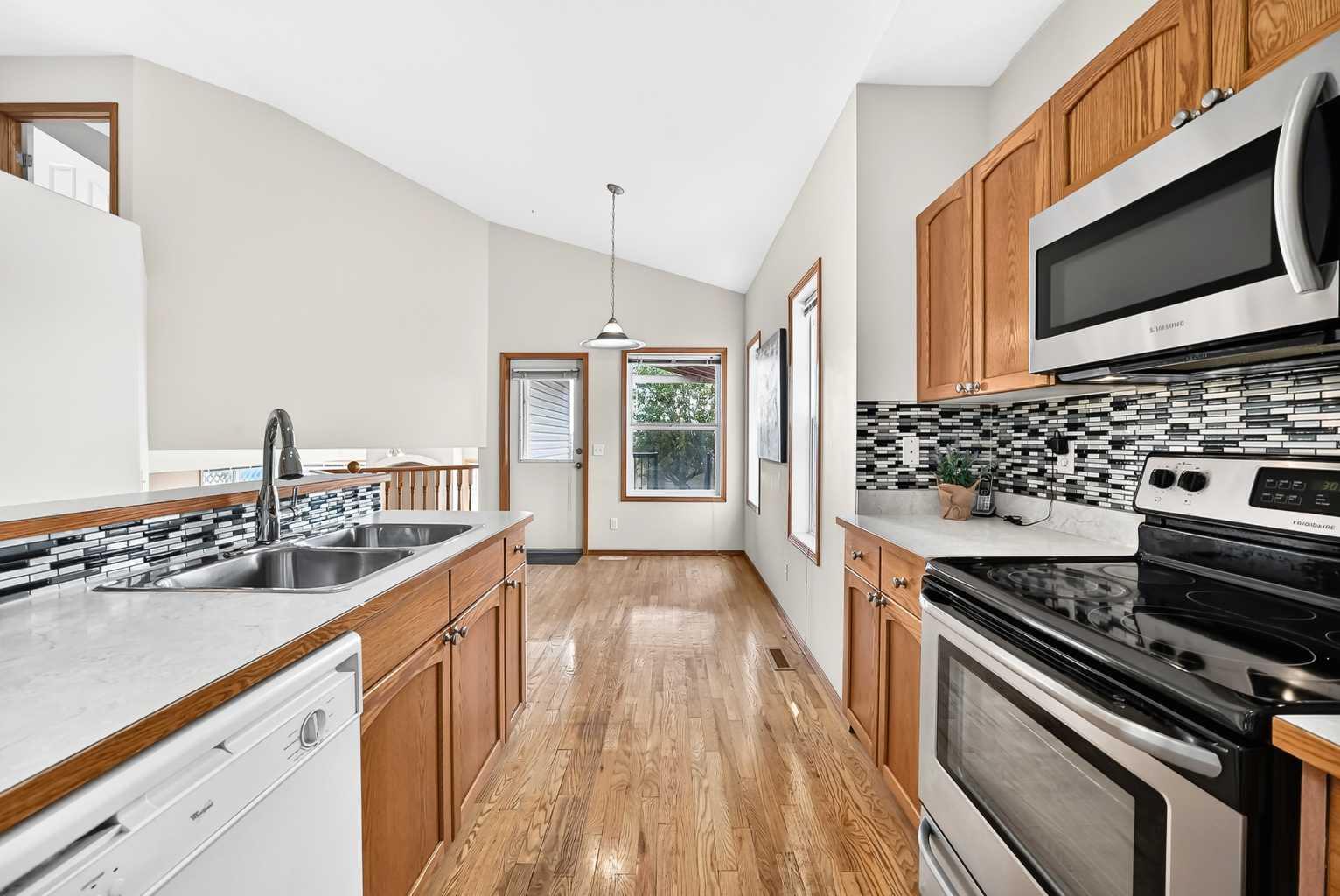 168 Somerglen Common SW