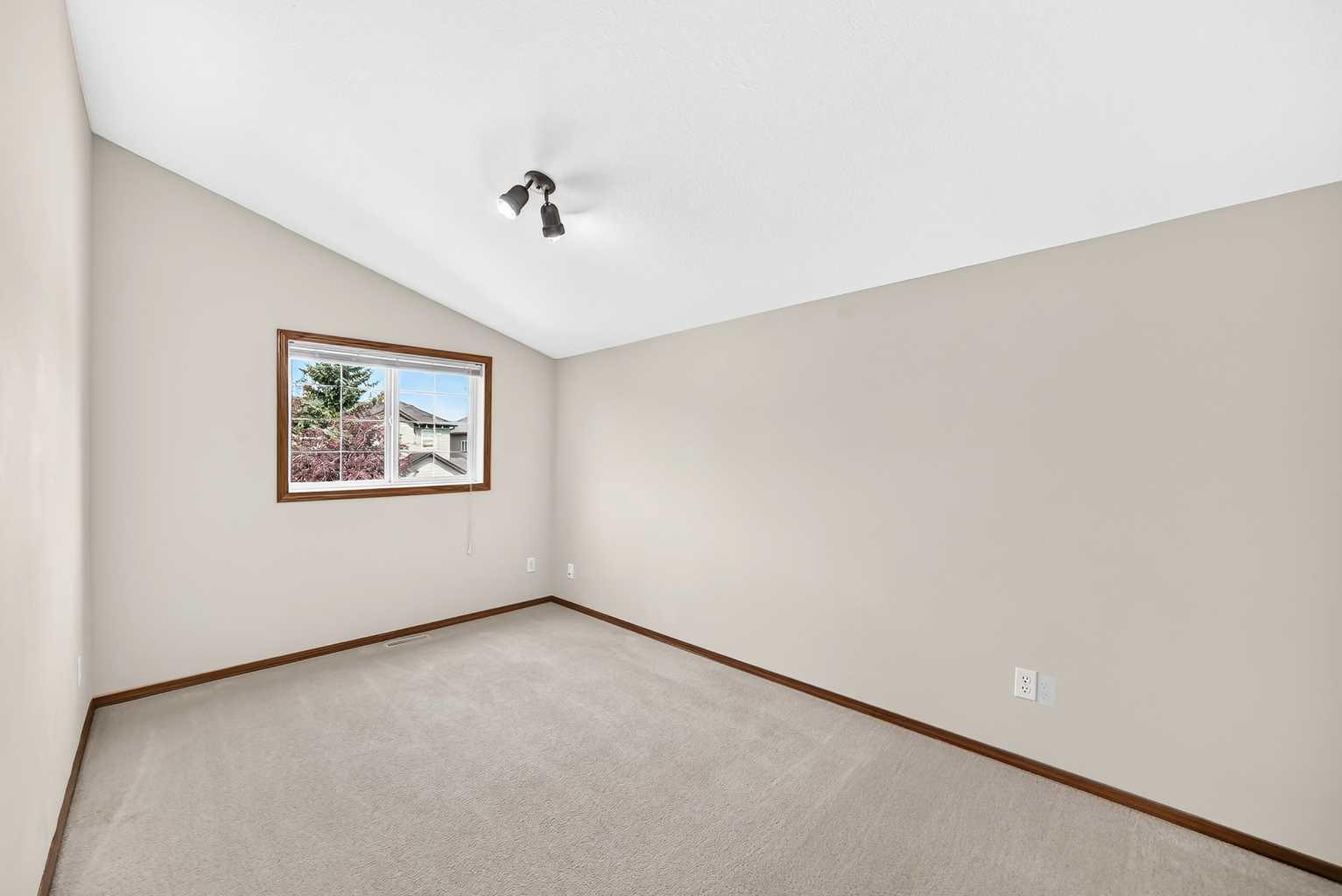 168 Somerglen Common SW