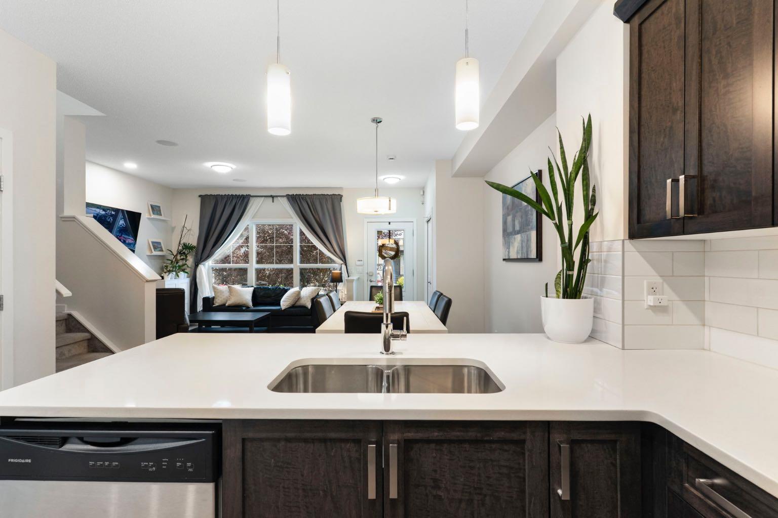 524 Midtown Street SW
