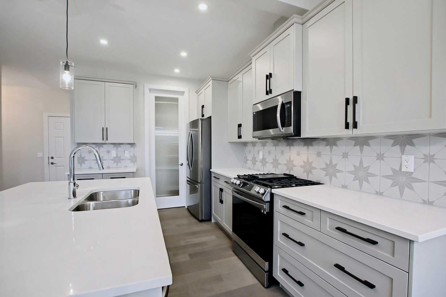 12 Topaz Place 