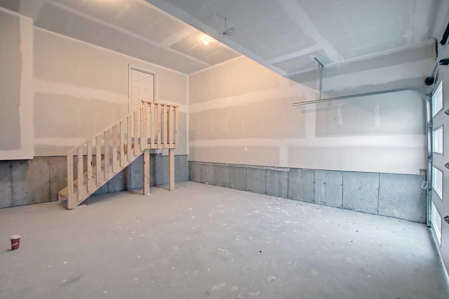 12 Topaz Place 