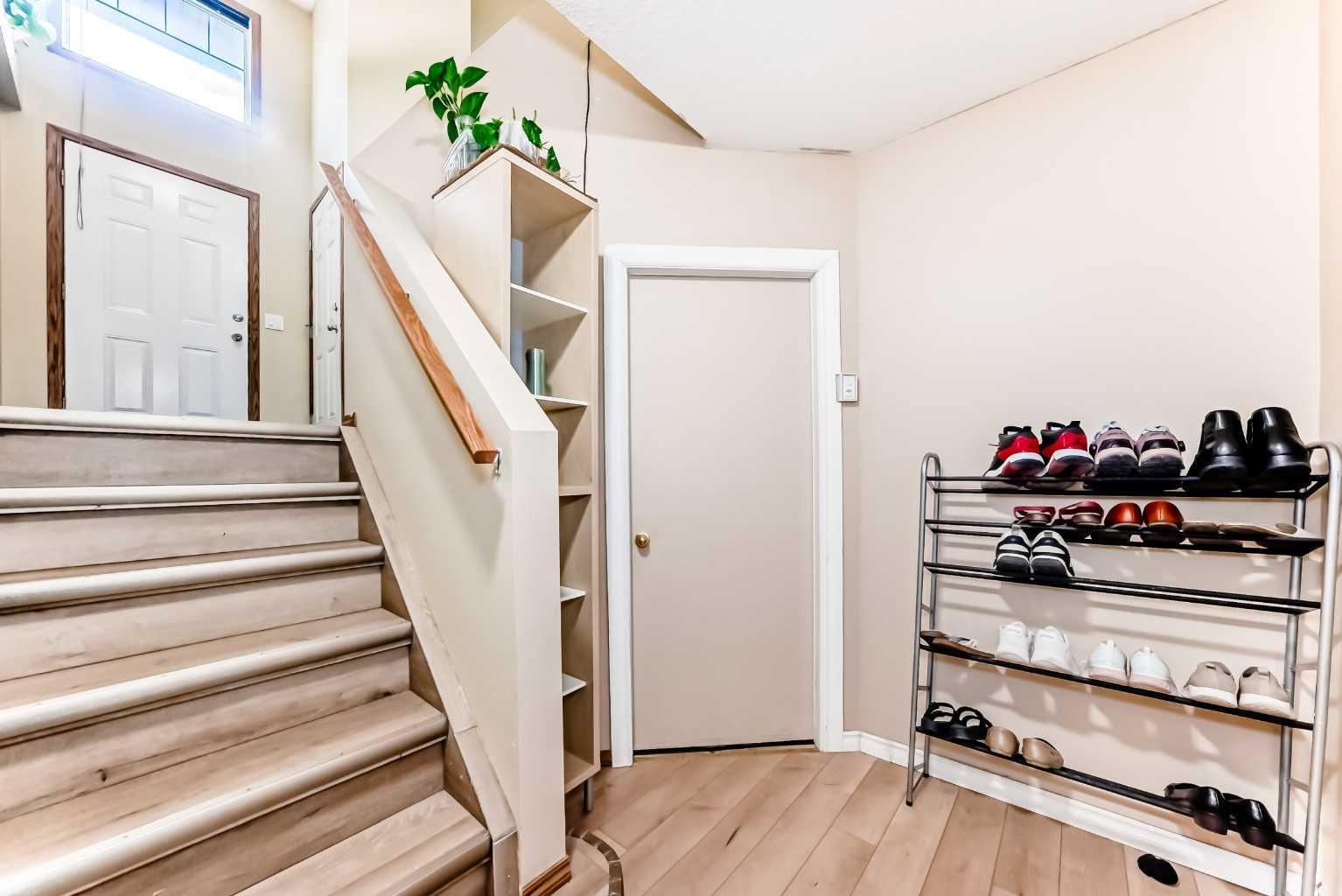 30 Covehaven View NE