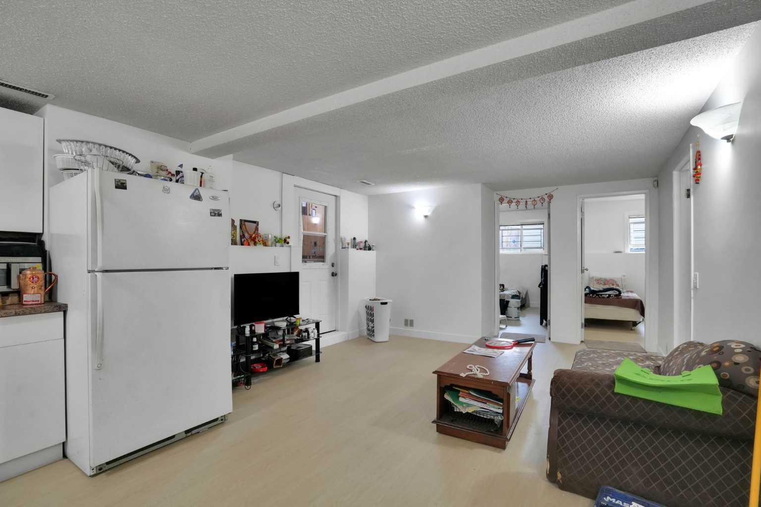 28 Martinridge Road NE