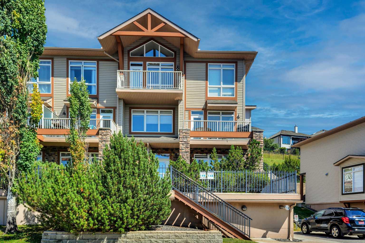 5, 148 Rockyledge View NW