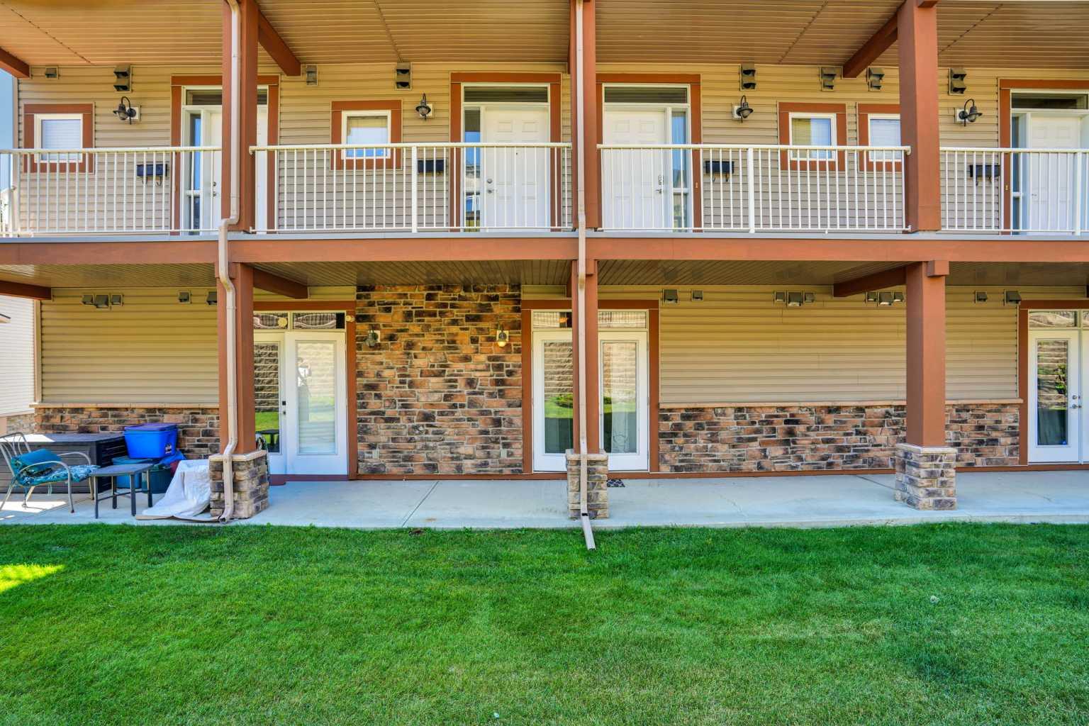 5, 148 Rockyledge View NW