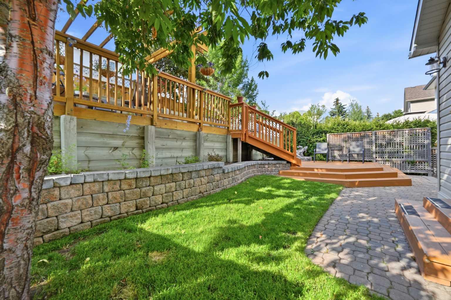 72 Arbour Crest Road NW