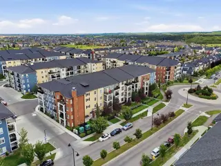 7206, 151 Legacy Main Street SE