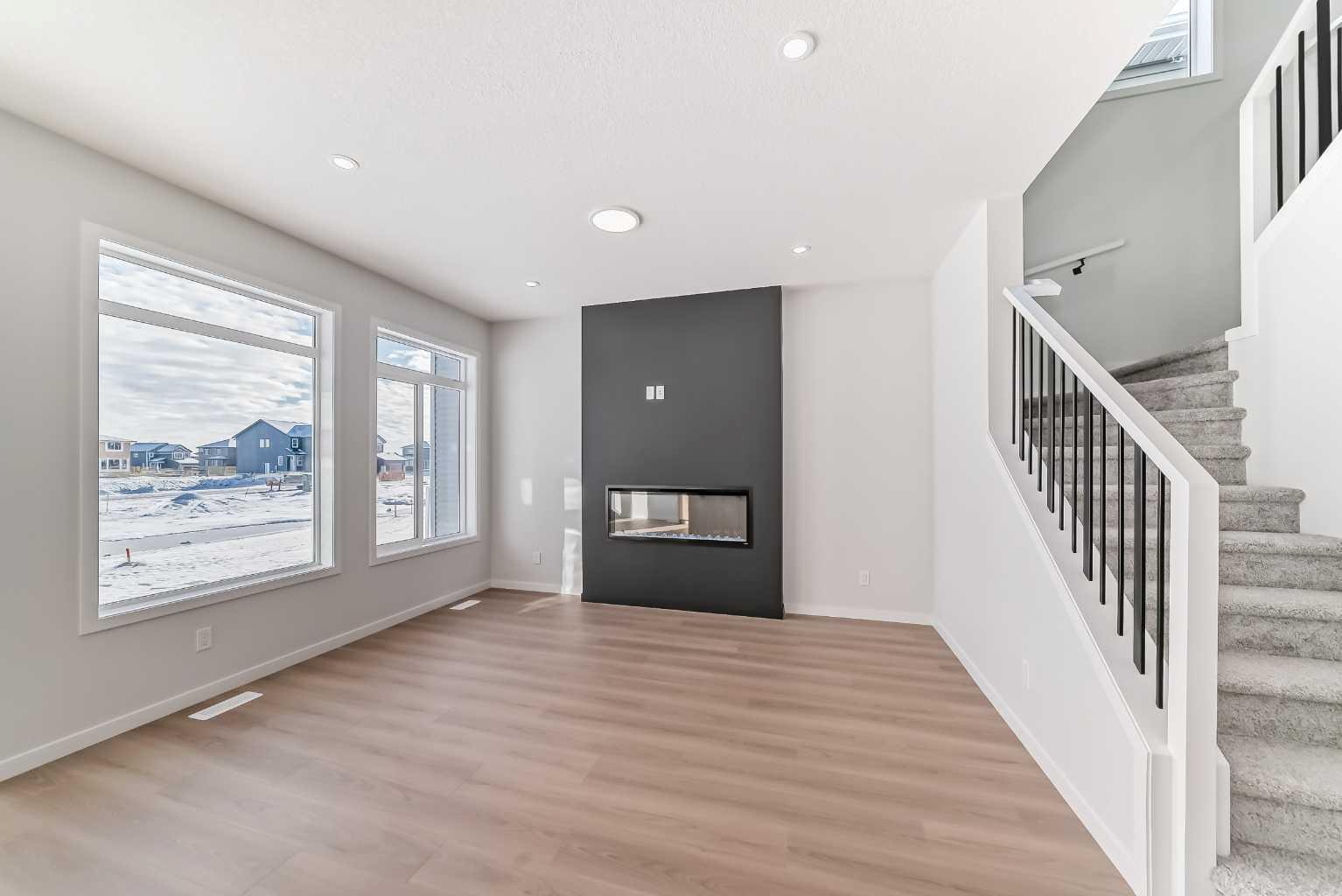 374 Corner Glen Way NE