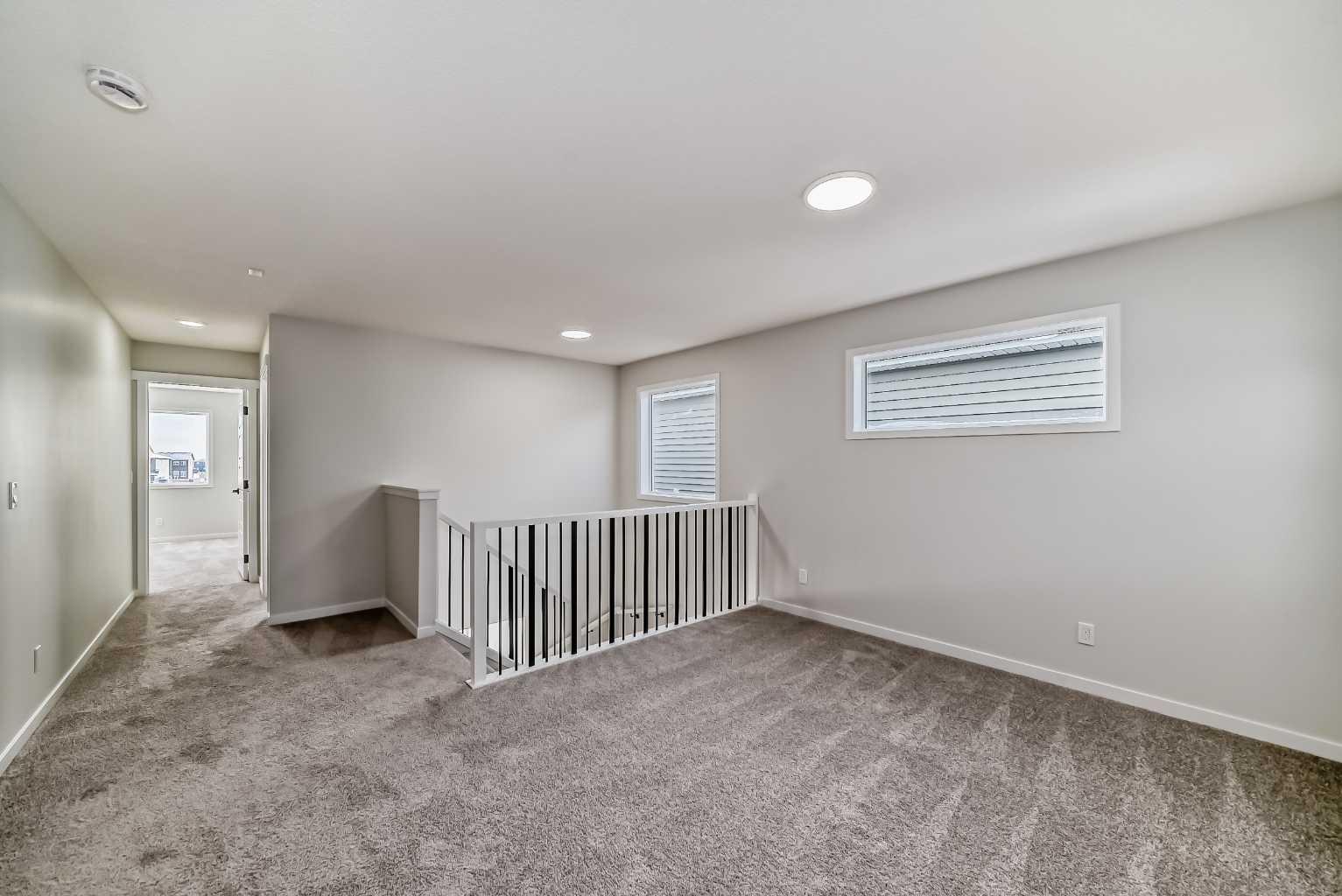 374 Corner Glen Way NE