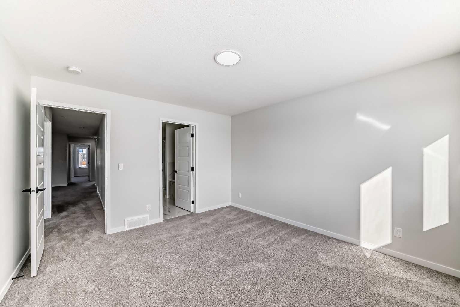 374 Corner Glen Way NE