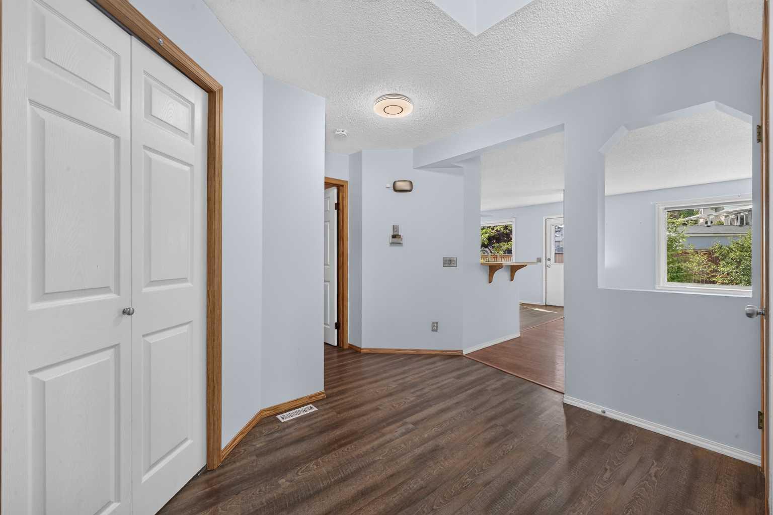 446 Harvest Hills Drive NE