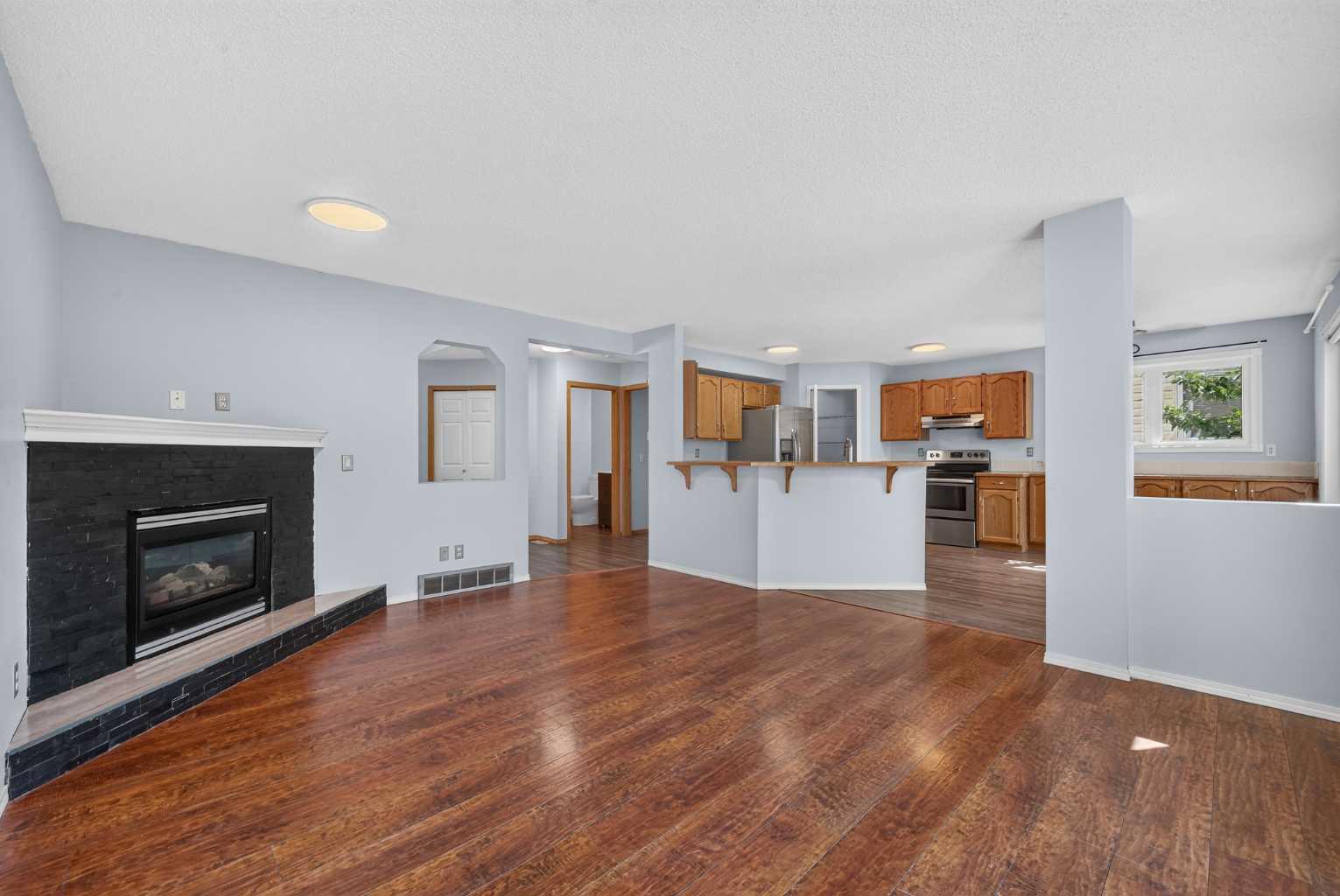446 Harvest Hills Drive NE