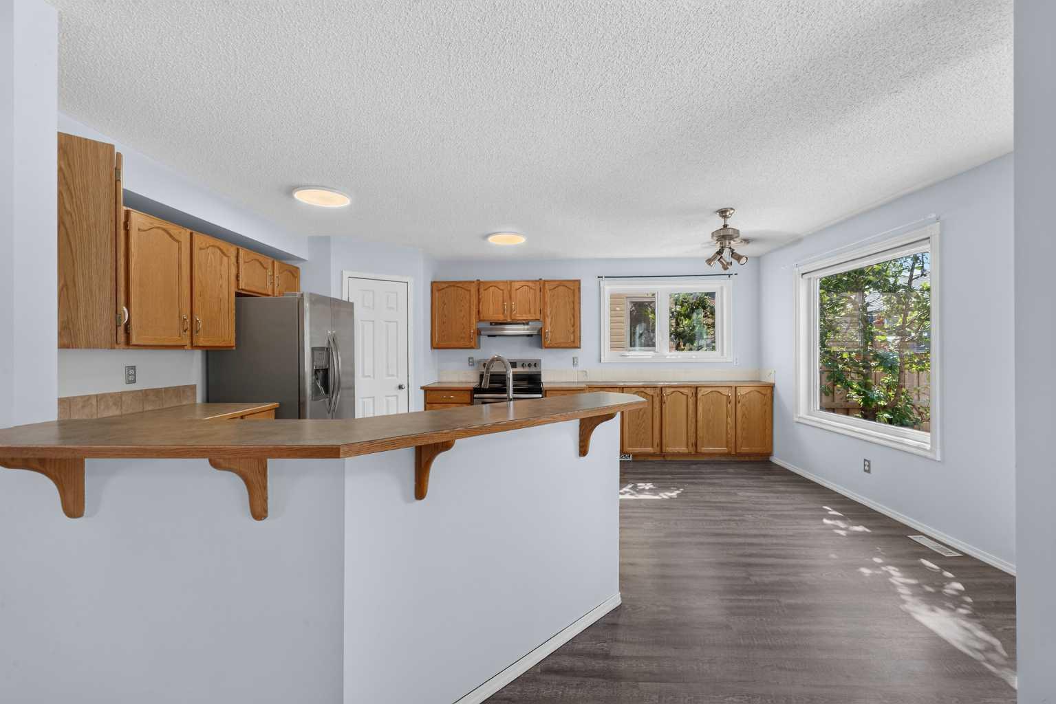 446 Harvest Hills Drive NE