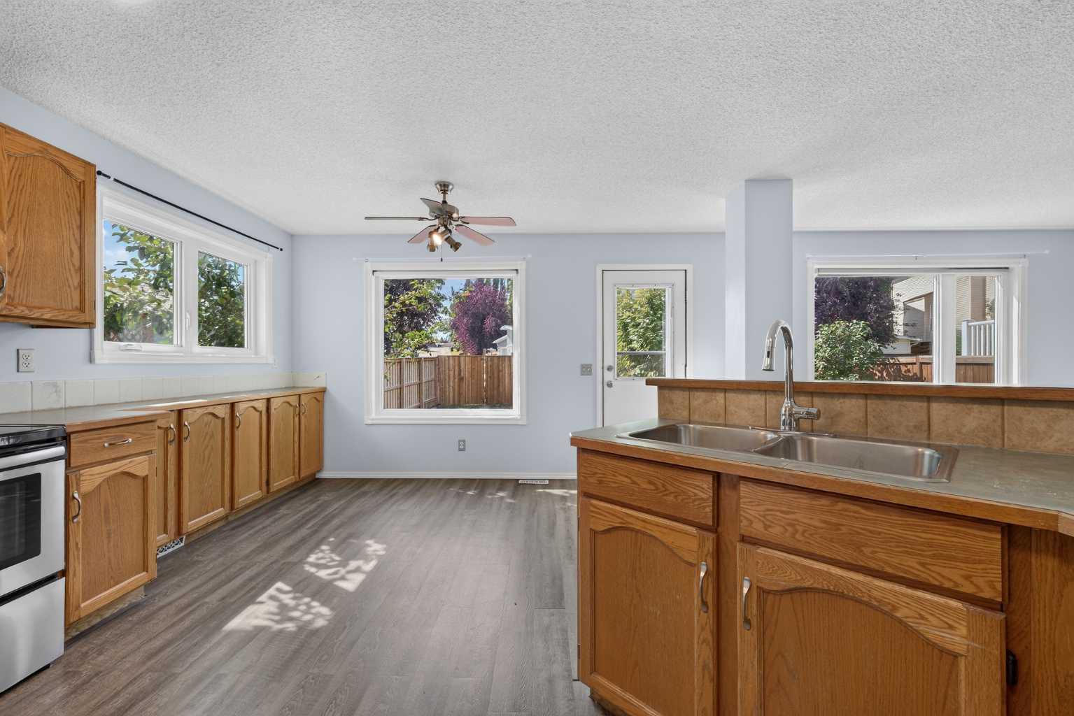 446 Harvest Hills Drive NE