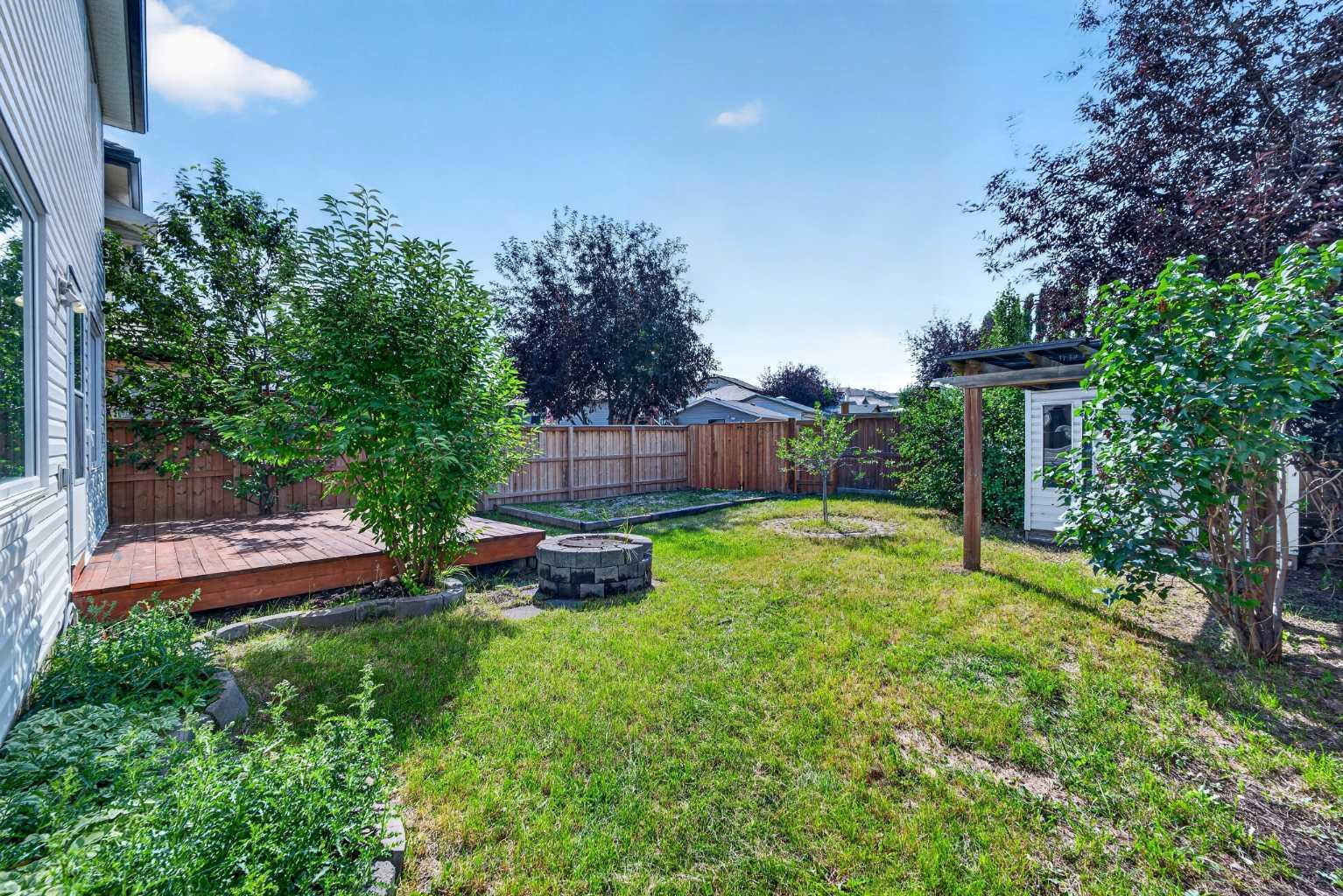446 Harvest Hills Drive NE