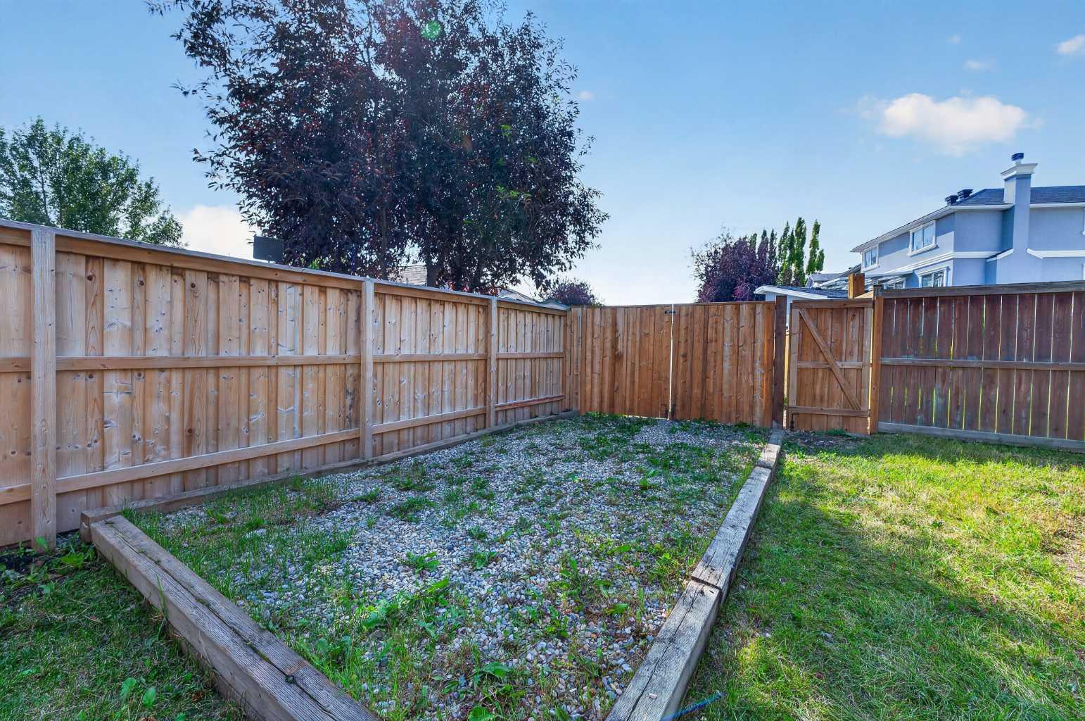 446 Harvest Hills Drive NE