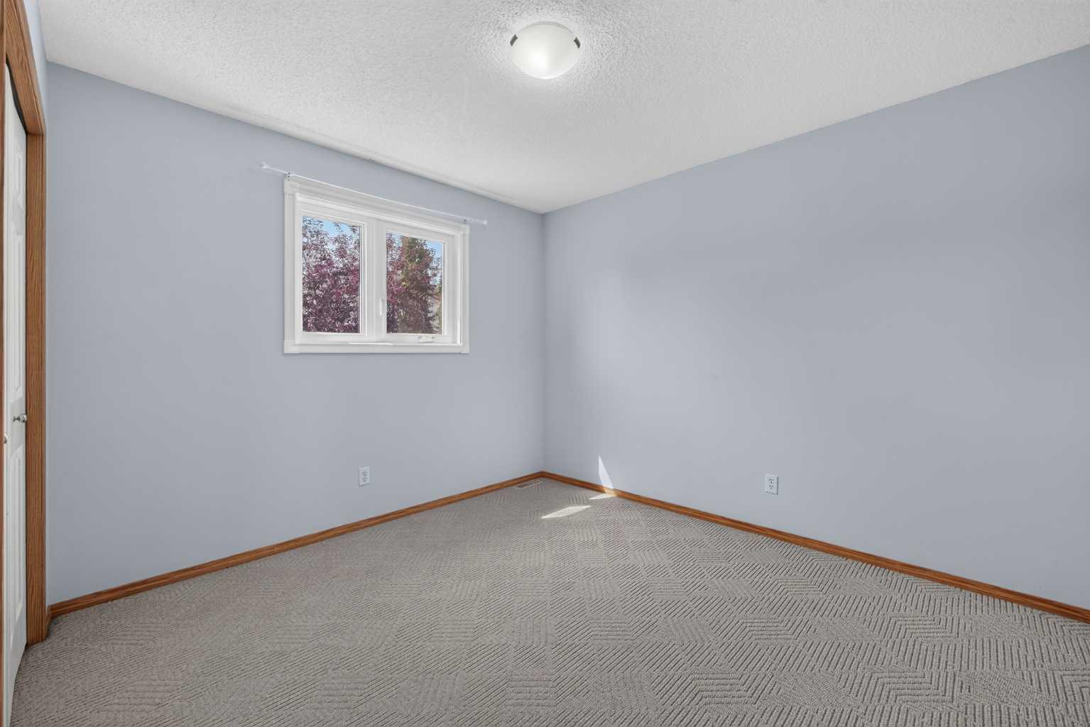 446 Harvest Hills Drive NE