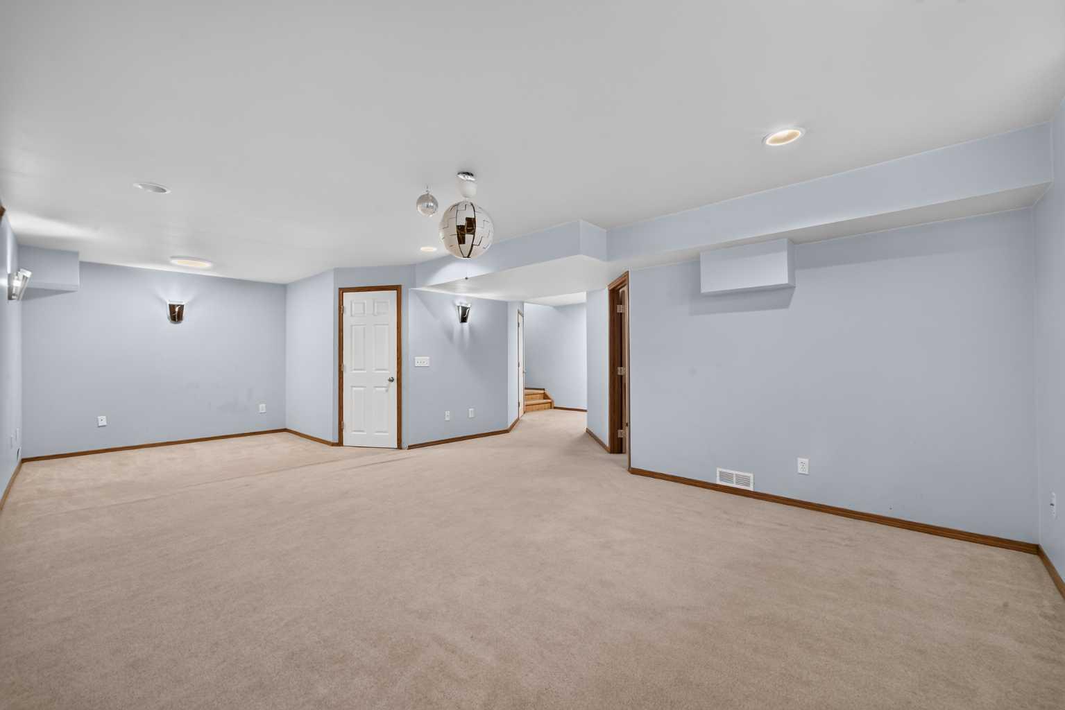 446 Harvest Hills Drive NE