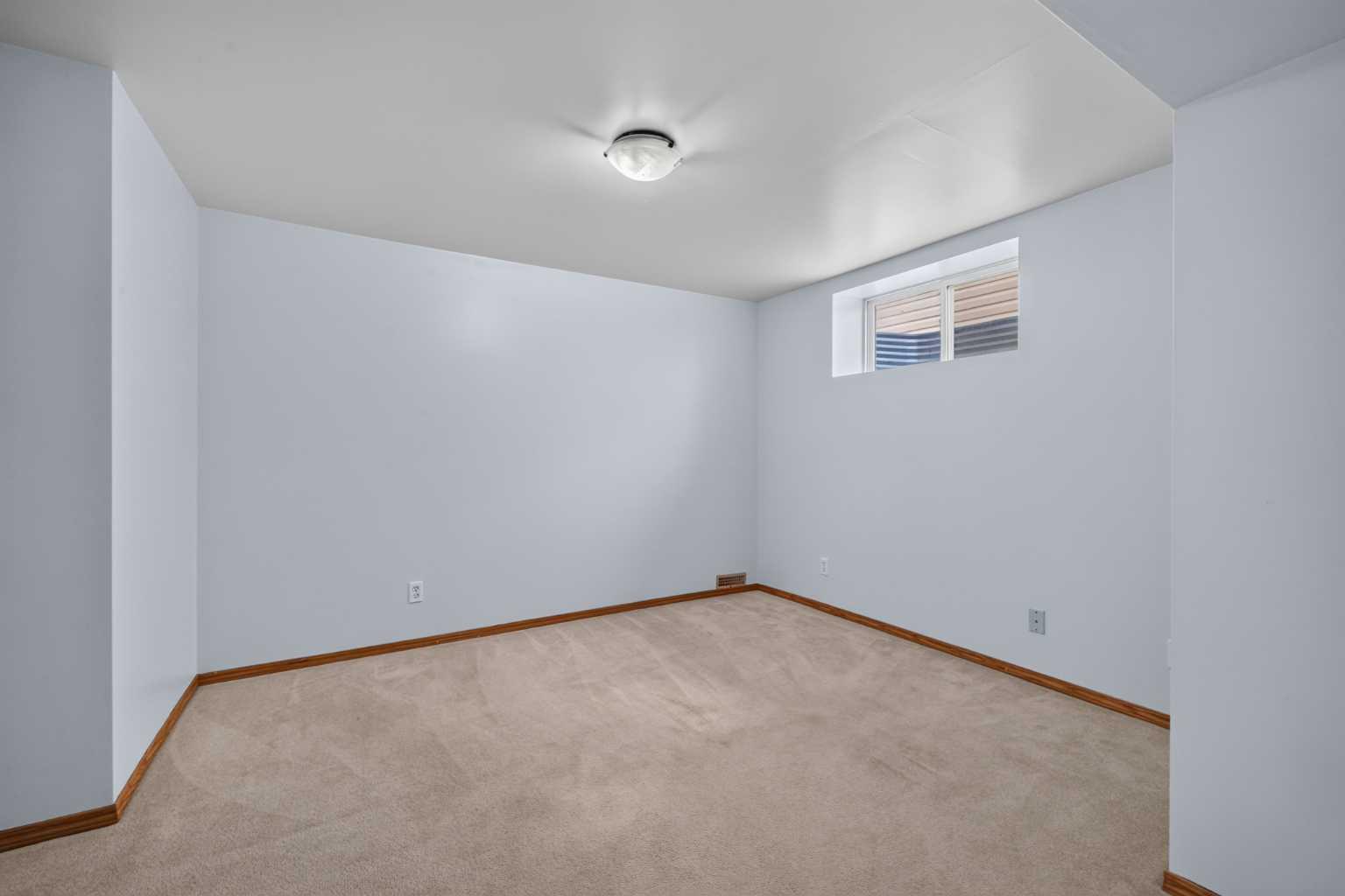 446 Harvest Hills Drive NE
