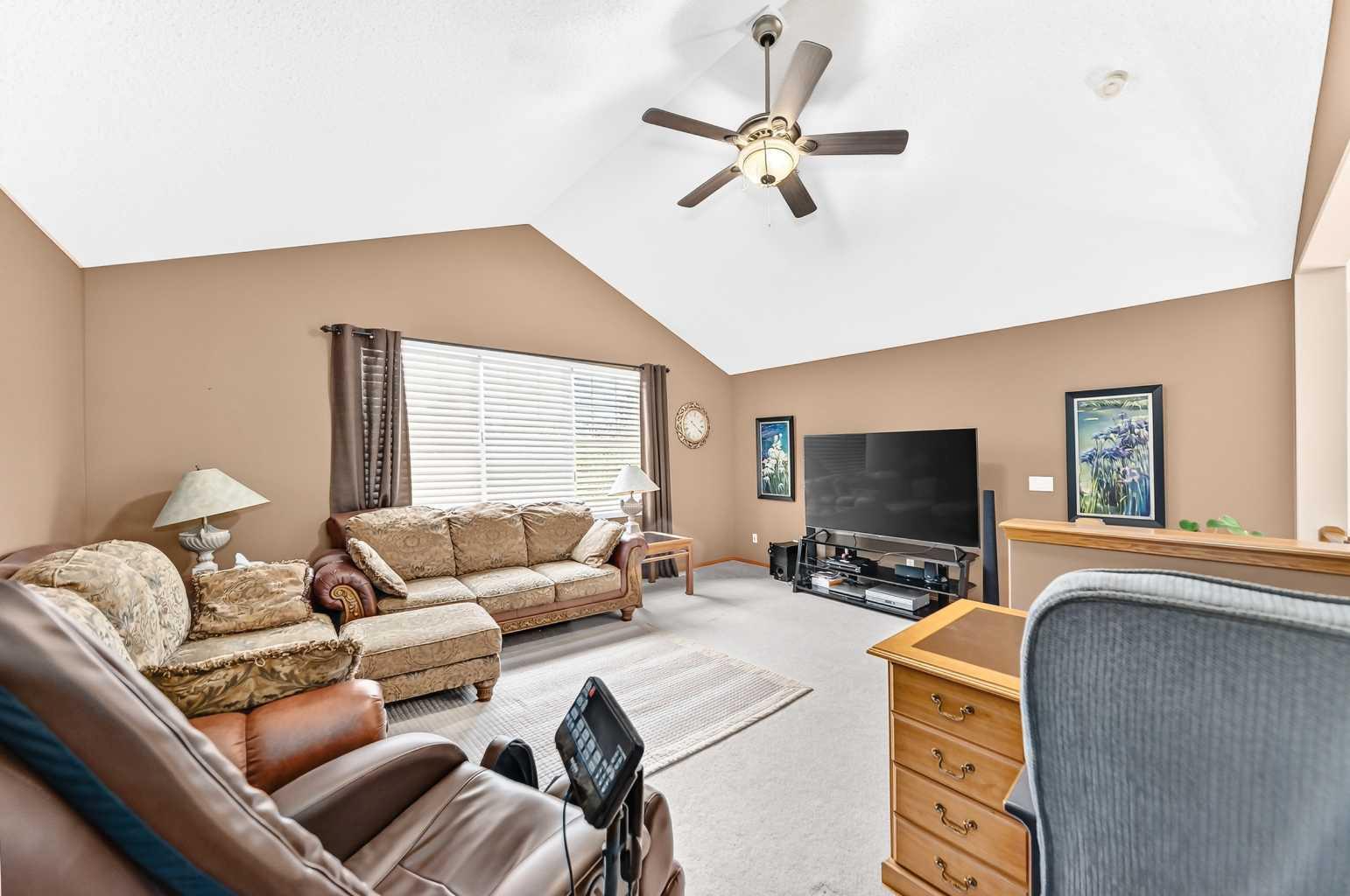 144 Cougarstone Common SW