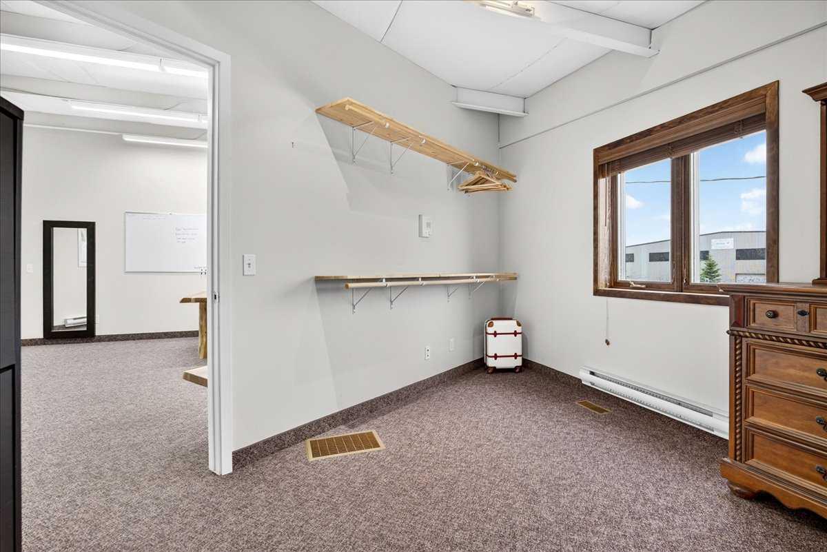 1, 336 Noorduyn Park NE