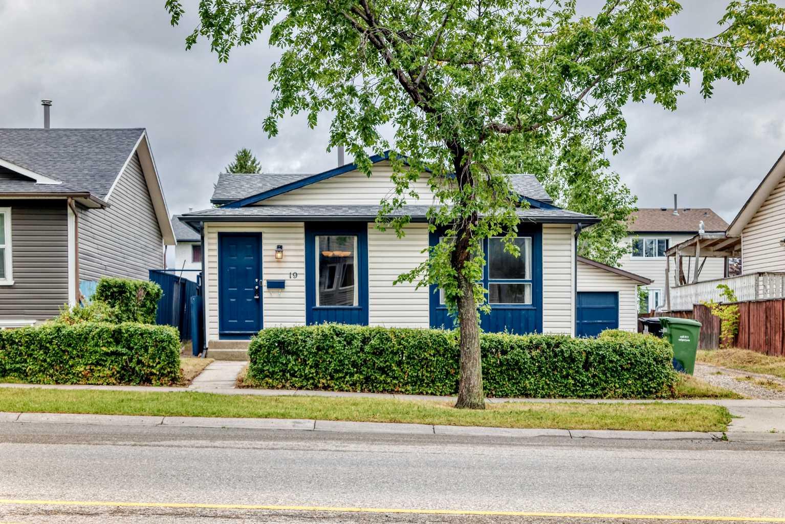 19 Falshire Drive NE