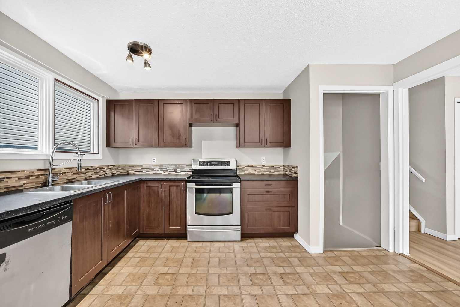 19 Falshire Drive NE