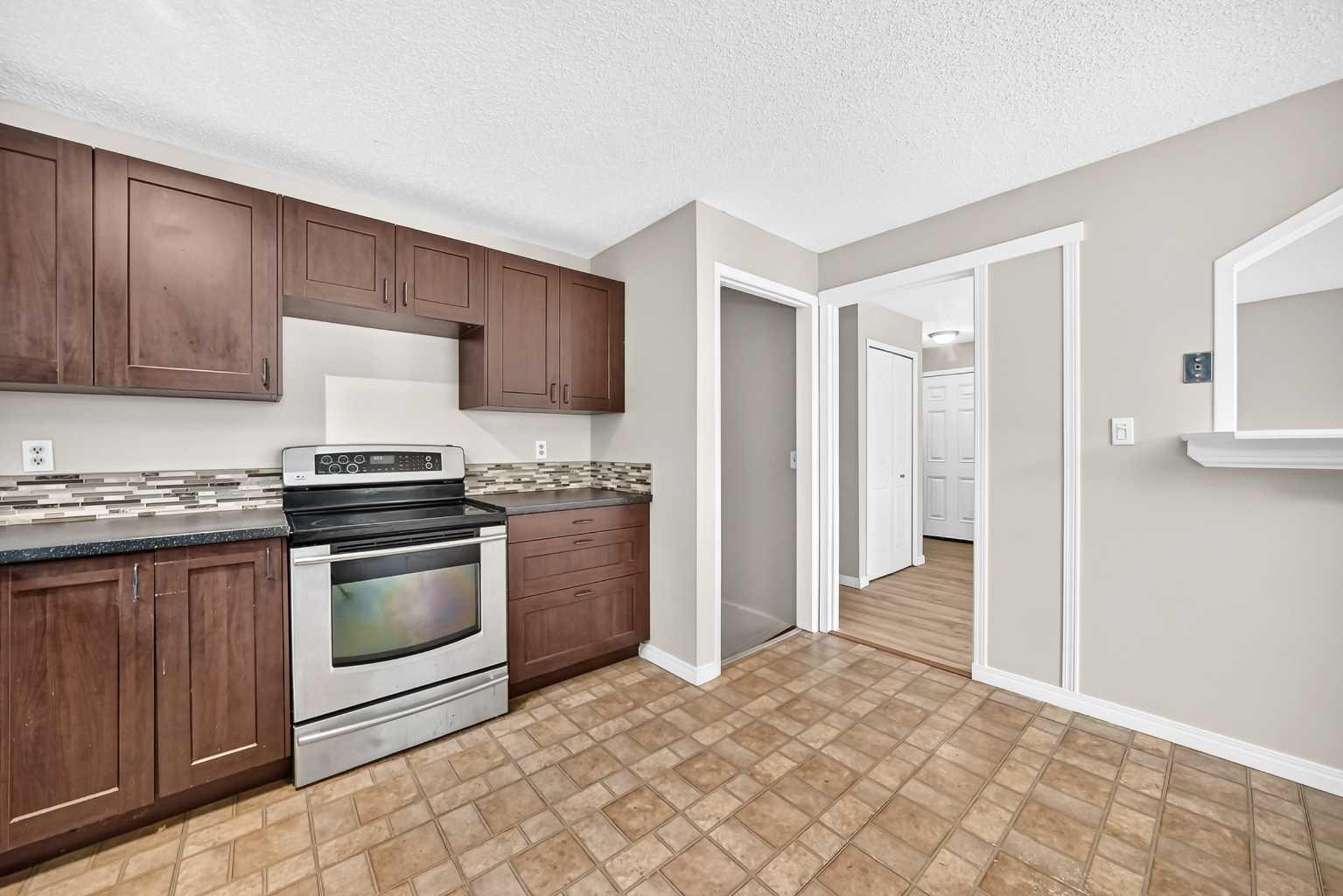 19 Falshire Drive NE