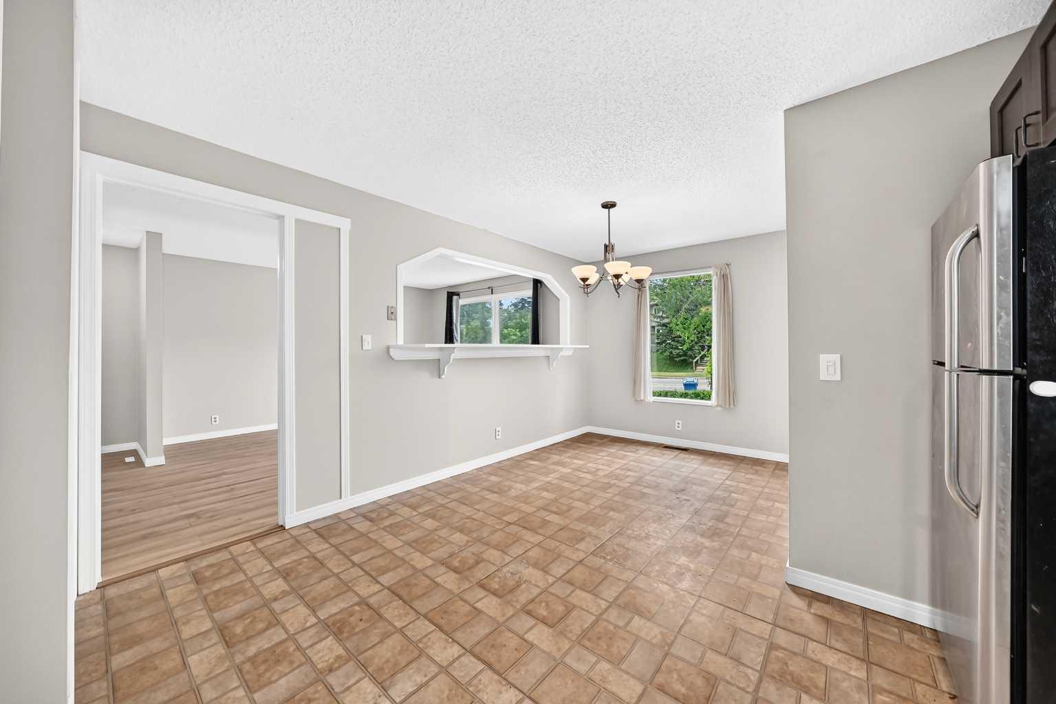 19 Falshire Drive NE