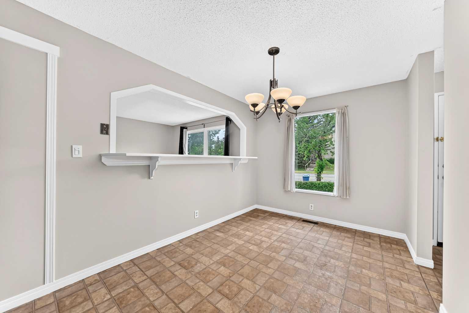 19 Falshire Drive NE