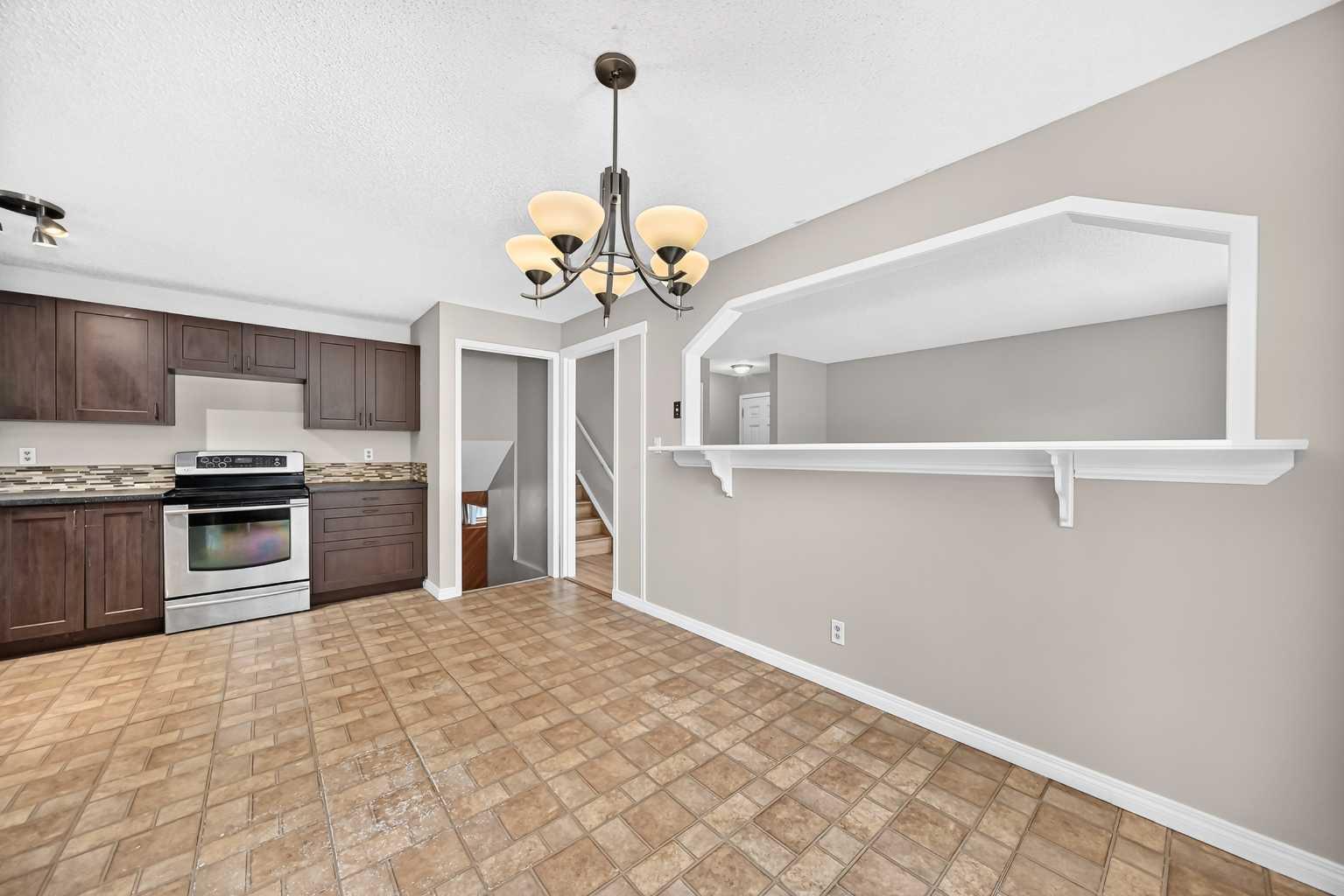 19 Falshire Drive NE