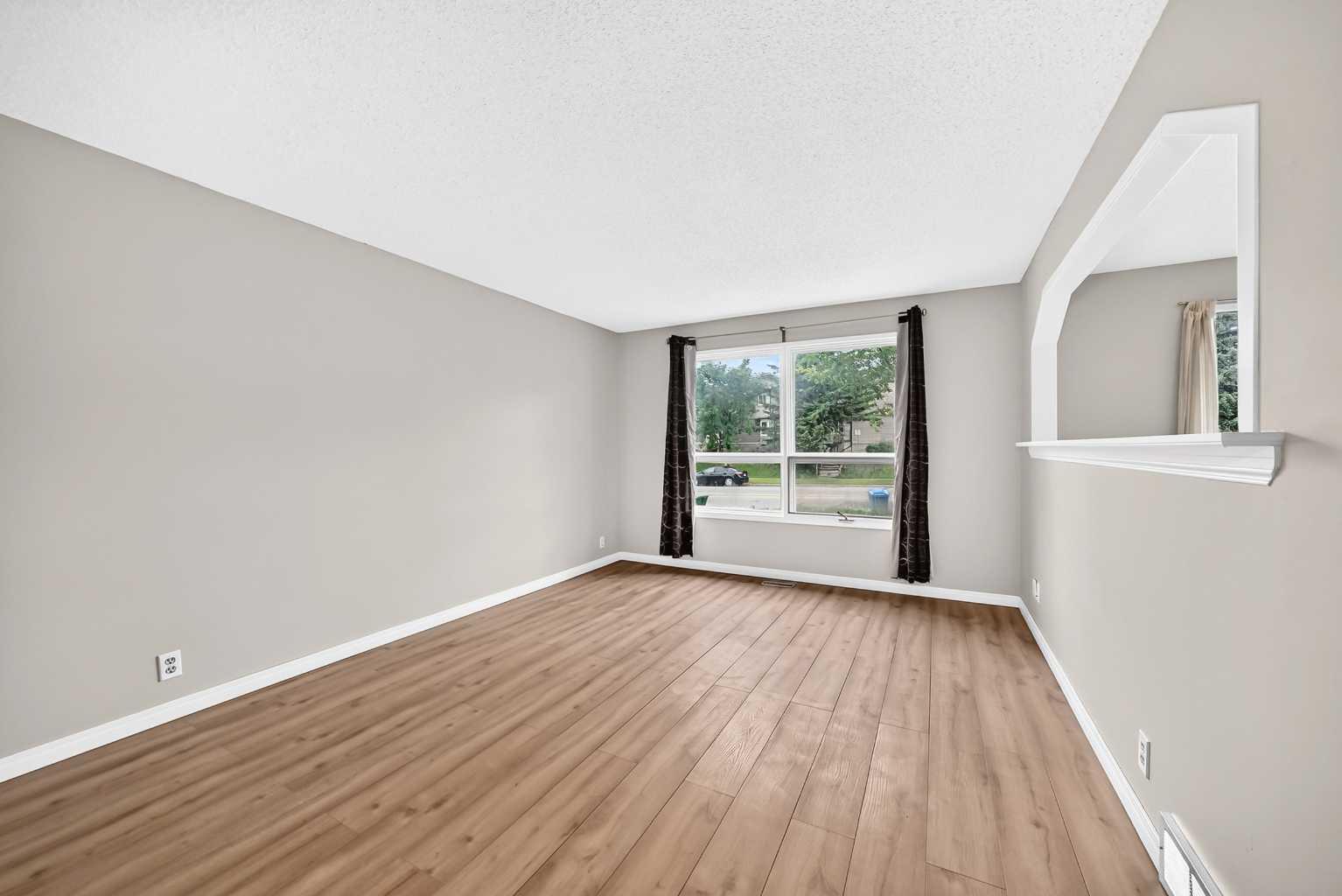 19 Falshire Drive NE