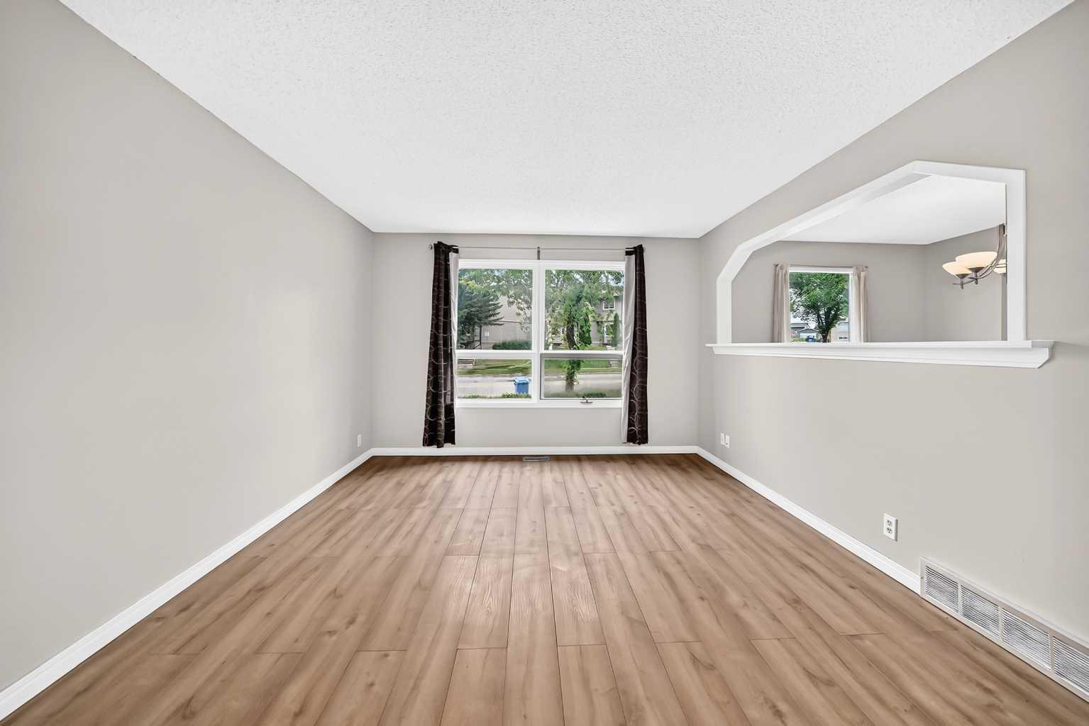 19 Falshire Drive NE