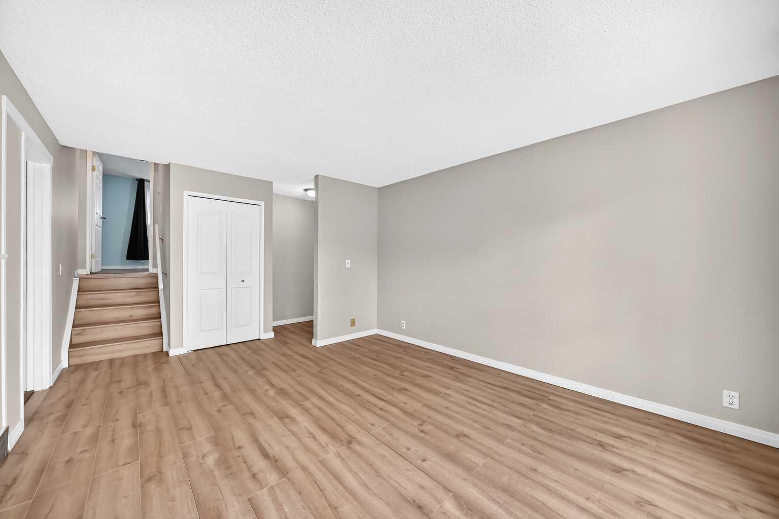 19 Falshire Drive NE