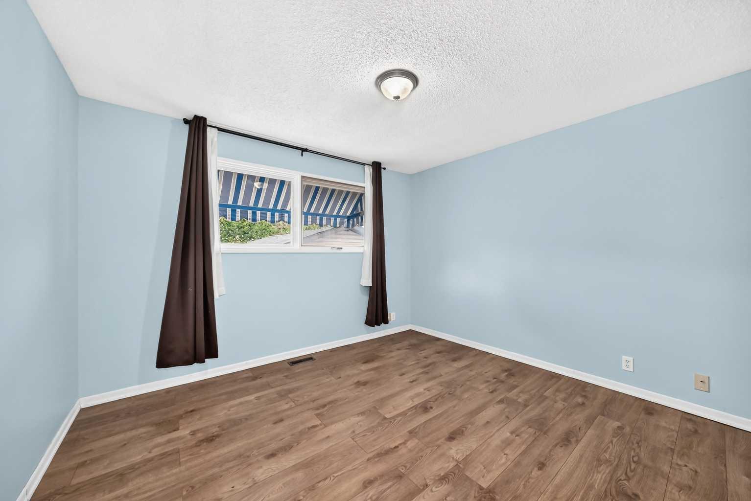 19 Falshire Drive NE
