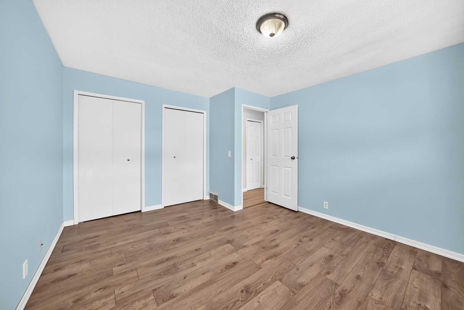 19 Falshire Drive NE