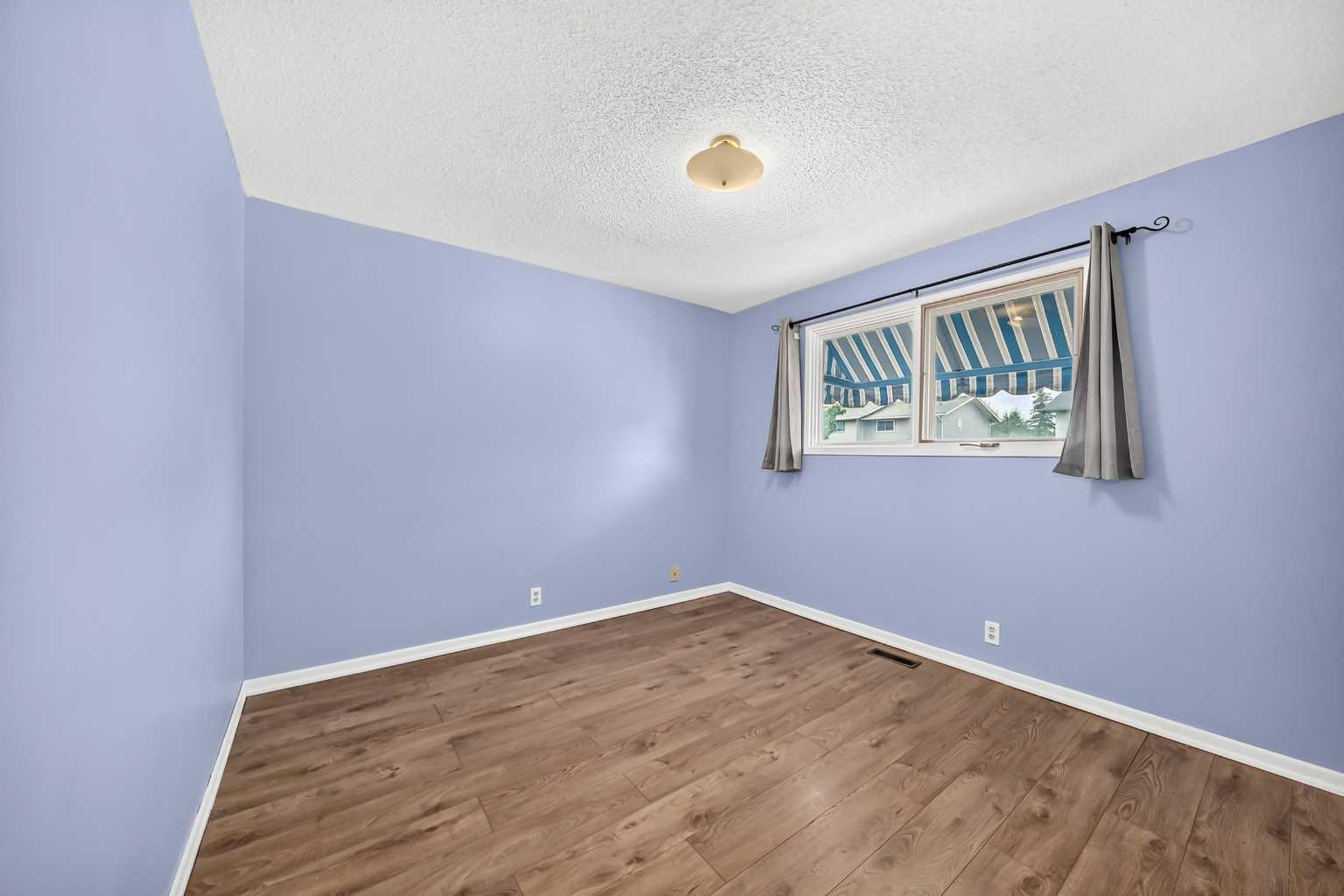 19 Falshire Drive NE