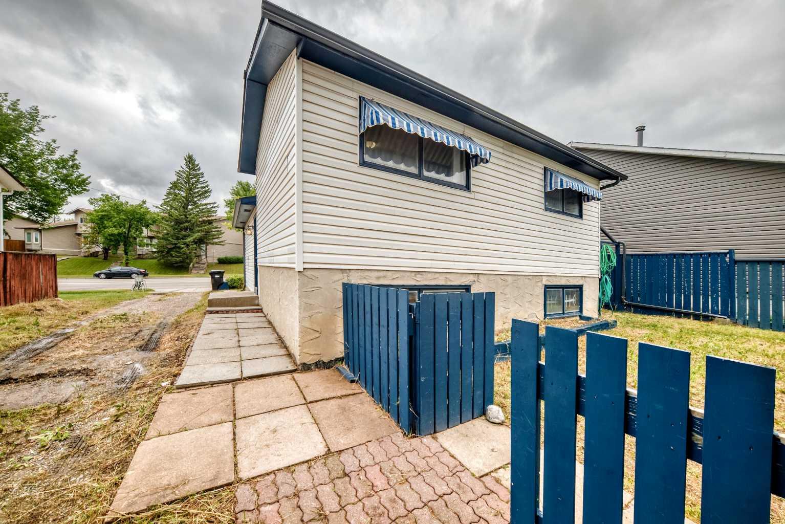19 Falshire Drive NE