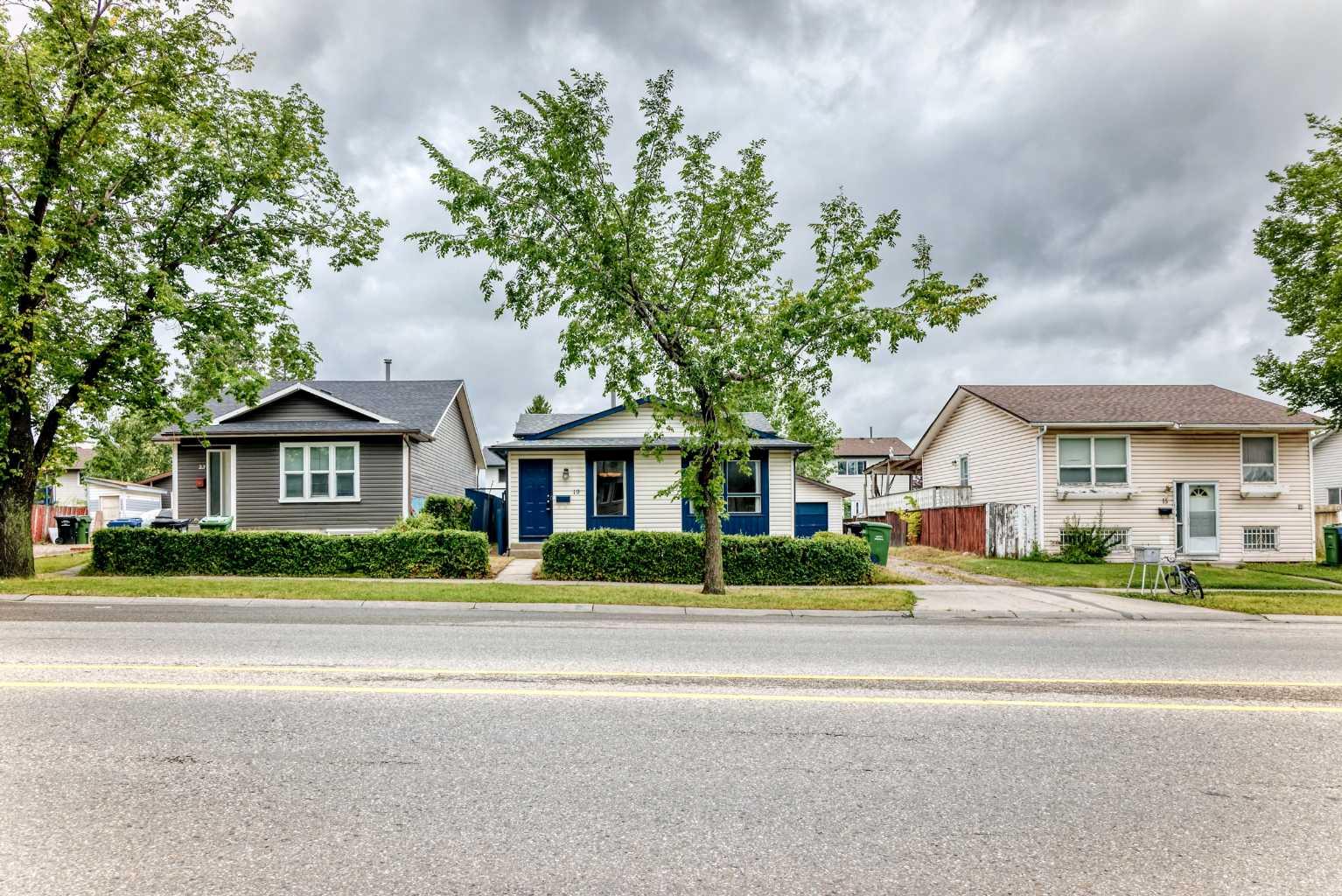 19 Falshire Drive NE