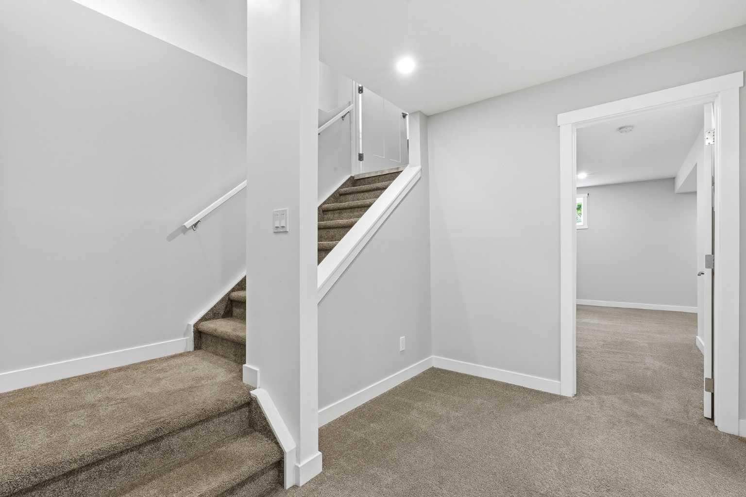 21 Howse Street NE