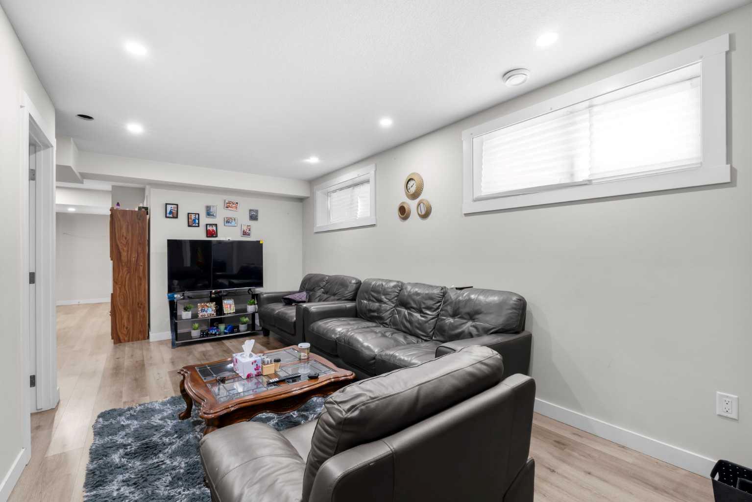 243 Savanna Lane NE