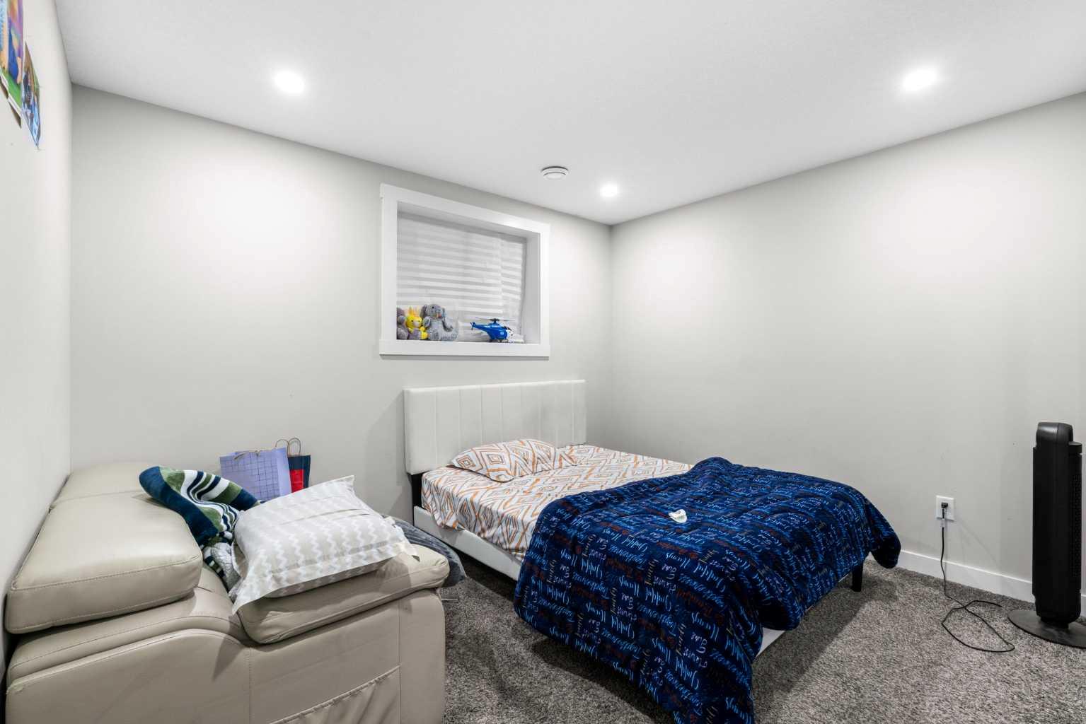 243 Savanna Lane NE