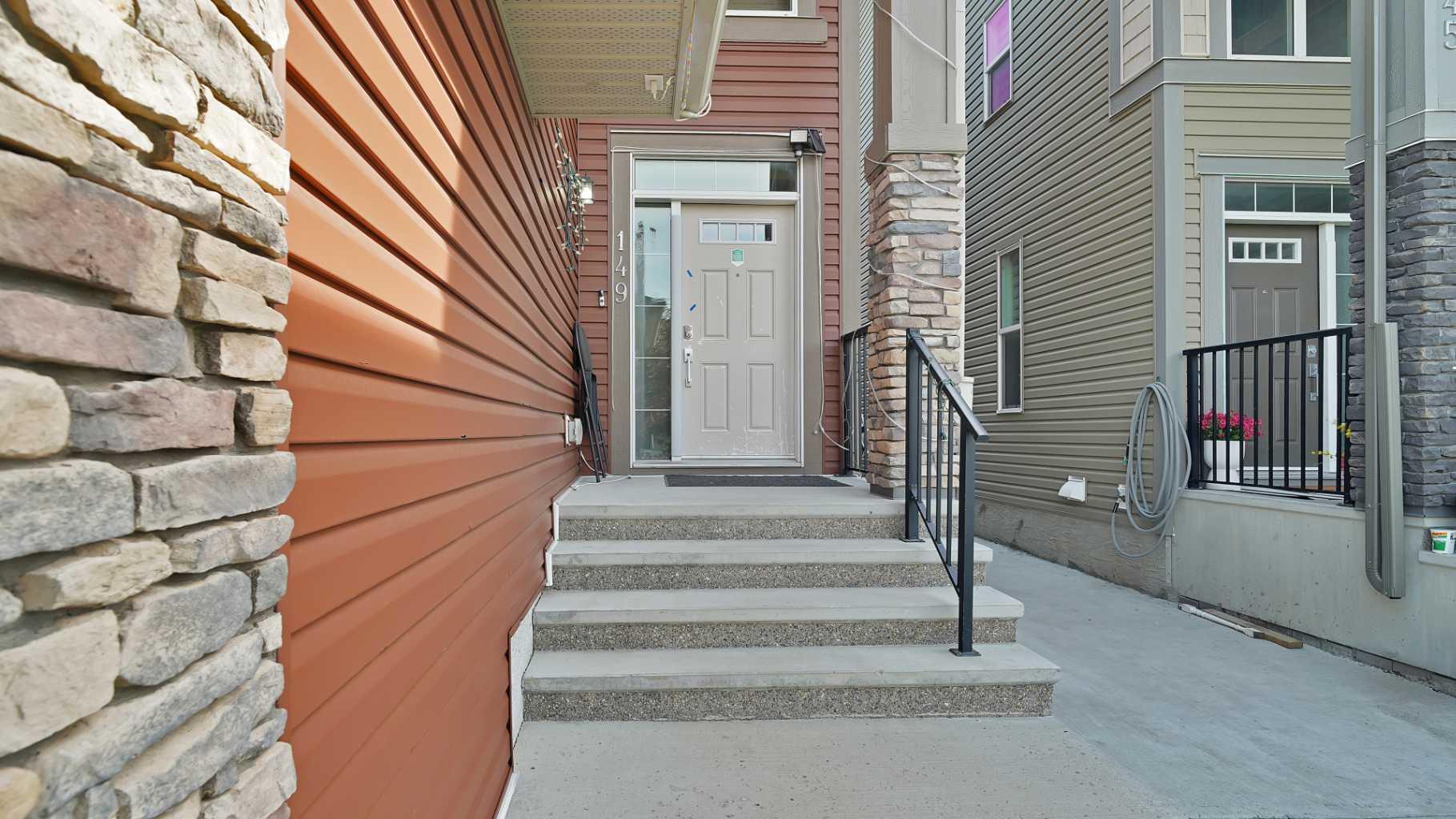 149 saddlestone Drive NE