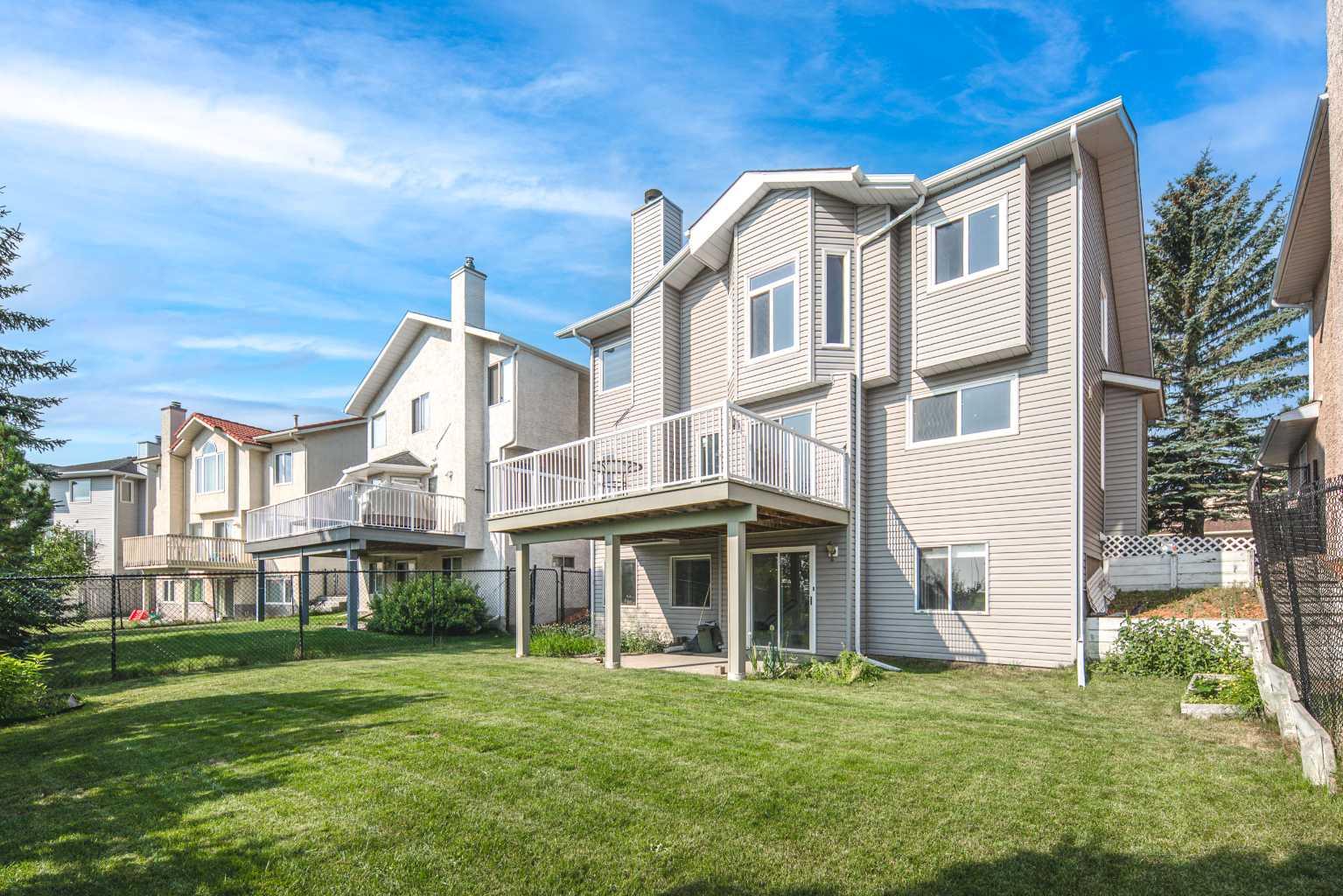 131 Edgebrook Close NW