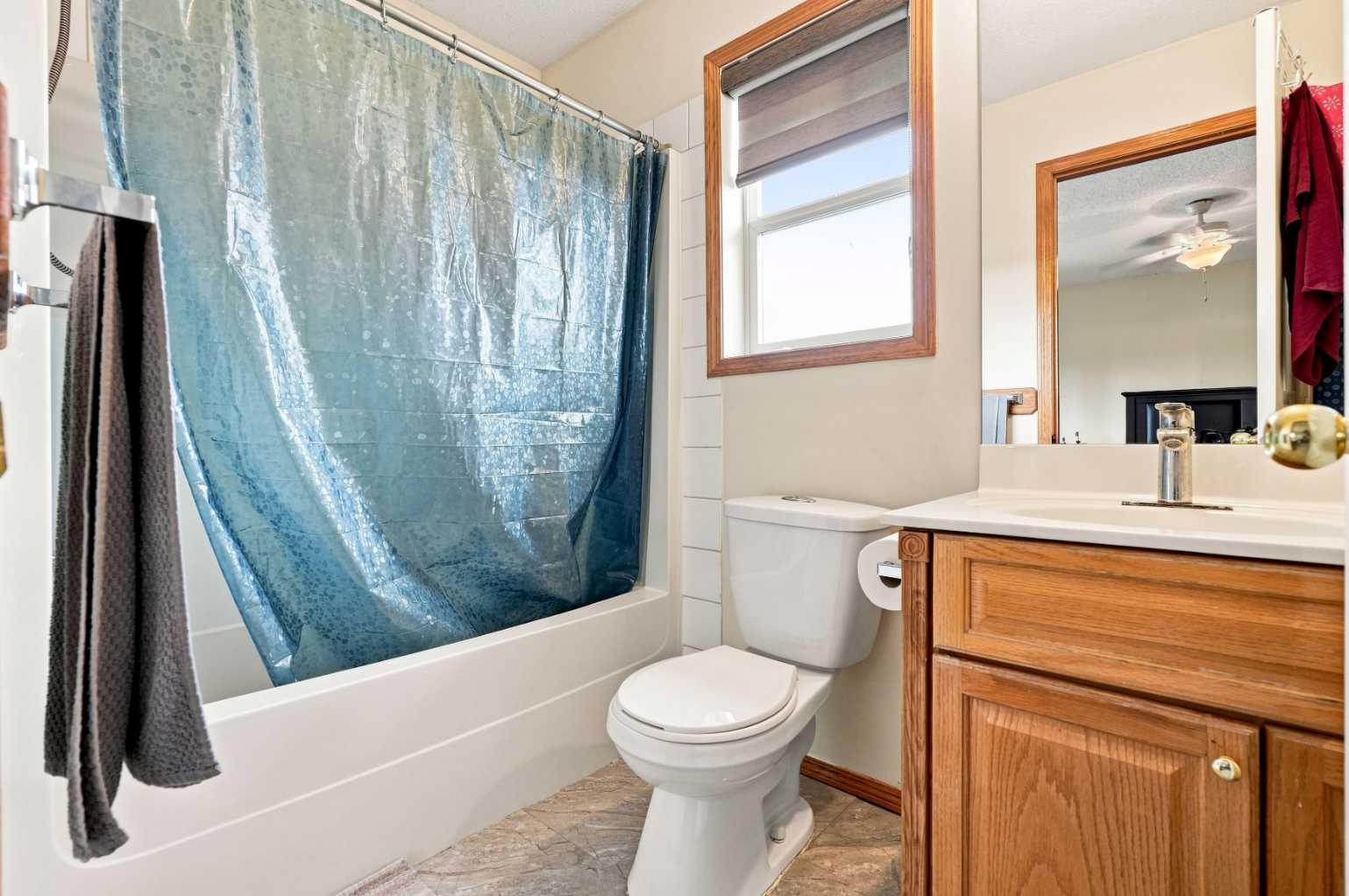 55 Anaheim Crescent NE