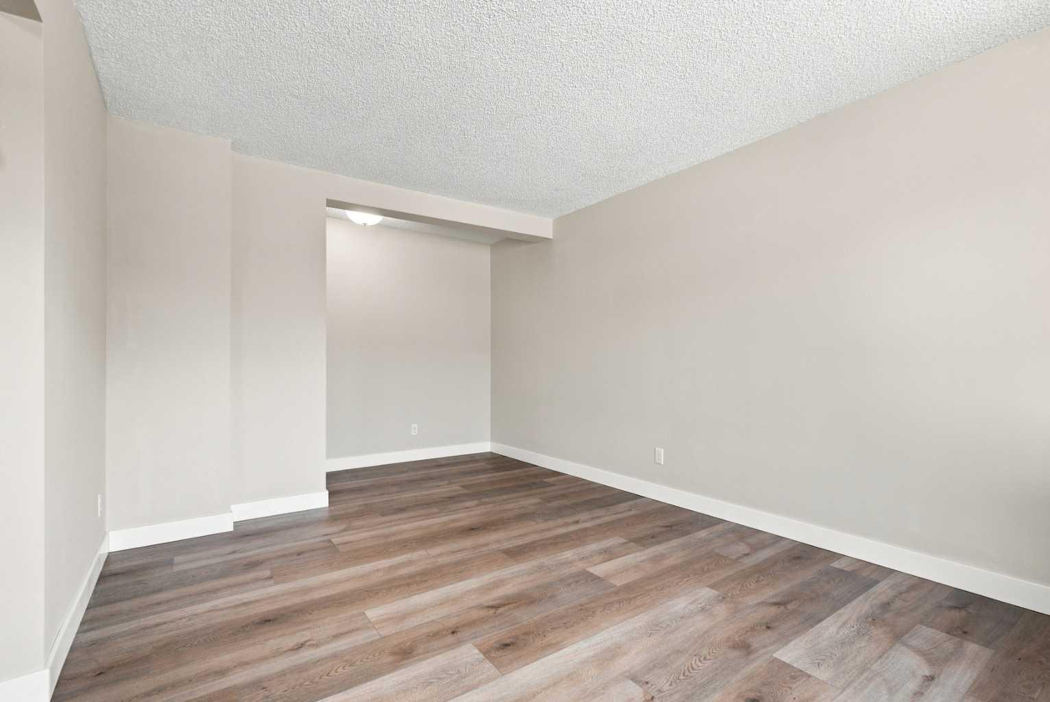 35, 740 Bracewood Drive SW